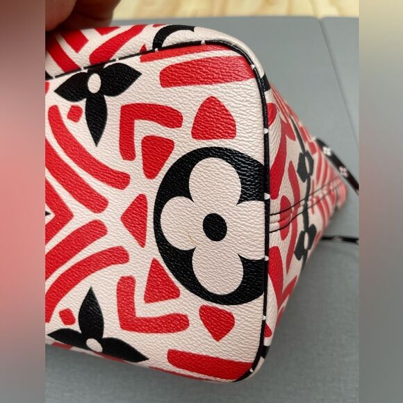 Authentic Louis Vuitton Women's Limited Edition Neverfull MM Geometric Totes - Picture 5 of 14